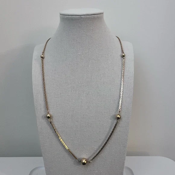 ✨ Vintage Gold Tone Avon Necklace - Picture 6 of 7